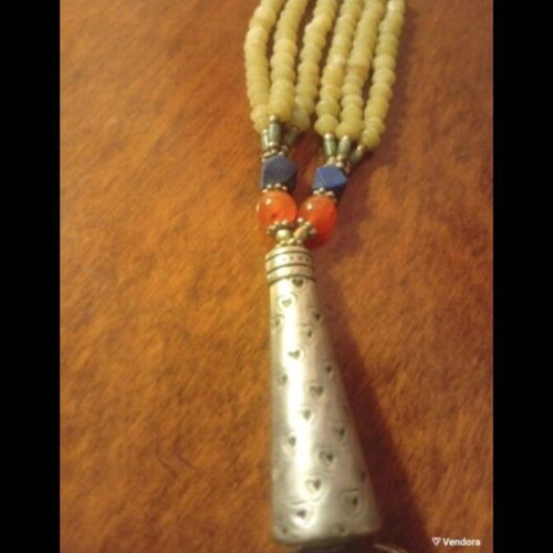 Handmade ethnic boho chic necklace with semi-precious stones and silver alloy