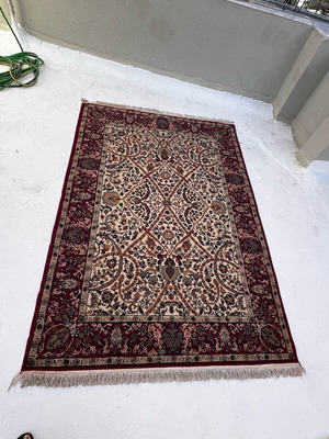 Rug used classic in red shades 160x230