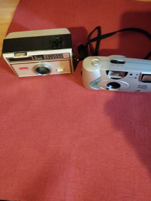 Φωτογραφικές μηχανές Kodak Instamatic 104 και Advantix F300 μεταχειρισμένες