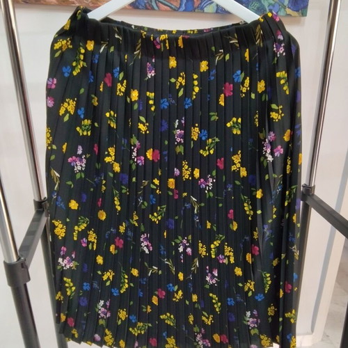 Zara floral pleated midi skirt size M like new
