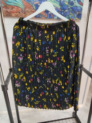Zara floral pleated midi skirt size M like new