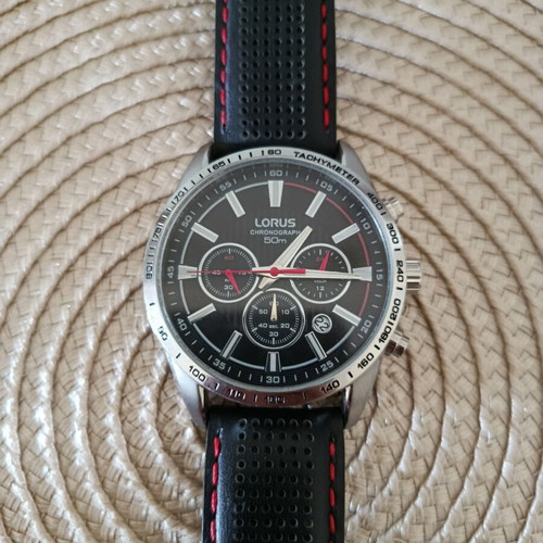 Lorus men's sport chronograph watch like new, black and silver