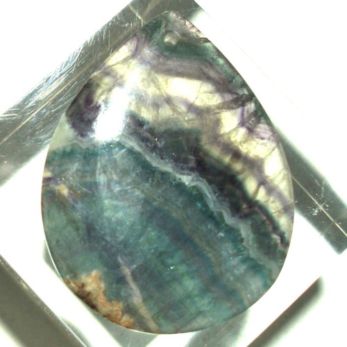 Beryl mineral 114.60 ct like new with hole for pendant