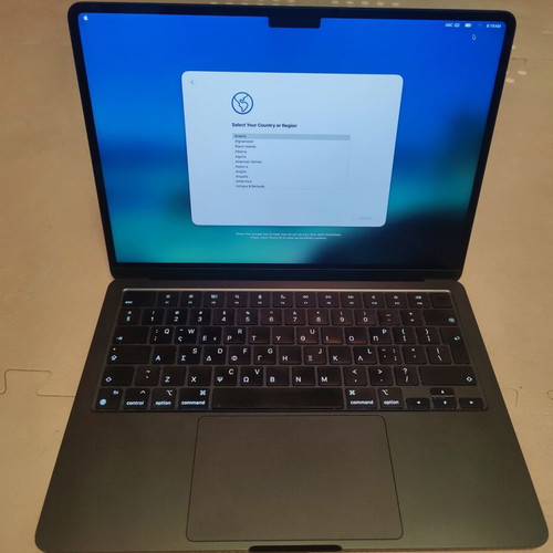 Apple MacBook Air 13.6" M3 like new, 16GB RAM, 256GB SSD, Midnight