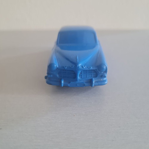 Volvo Amazon 1:43 vinyl toy car like new