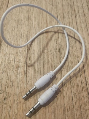 Audio jack cable with two male connectors, like new