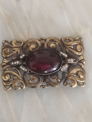 Vintage brooch with red stone 6x4 cm used