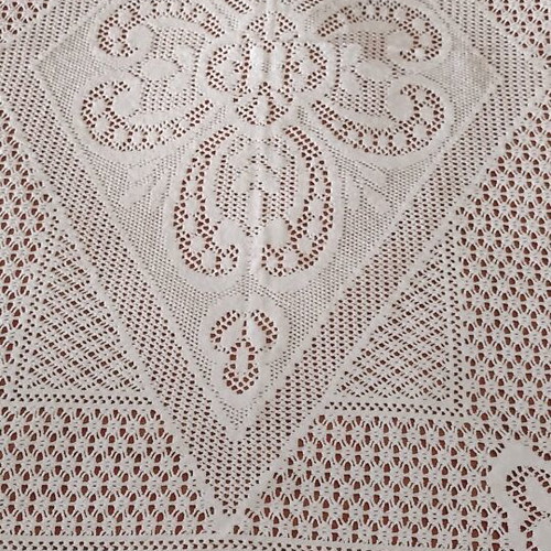 Quilt lace white 2.70x1.75 like new