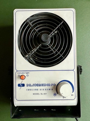 Dr. Schneiderz SL-001 Laboratory Air Ionizer used with tabletop stand