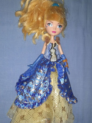 Ever After High Blondie Lockes κούκλα μεταχειρισμένη, Thronecoming