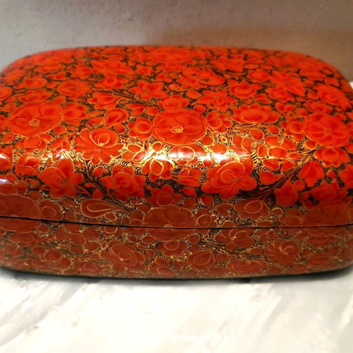 Papier-mâché box like new, vintage from Kashmir