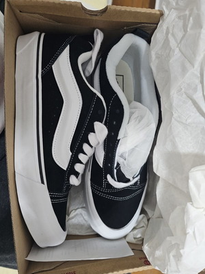 Παπούτσια Vans Knu Skool καινούργια νούμερο 42 μαύρο και άσπρο