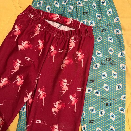 Chic Mess leggings like new, 2 pieces with colorful pattern