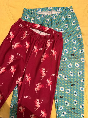 Chic Mess leggings like new, 2 pieces with colorful pattern