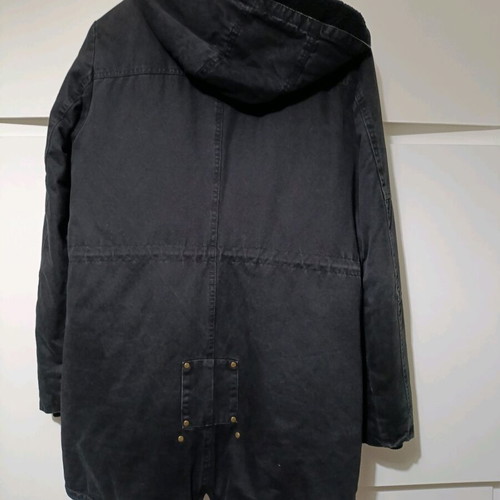 Black women's parka like new with removable fur