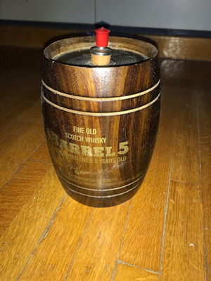 Barrel 5 empty wooden whisky packaging like new, vintage 70s