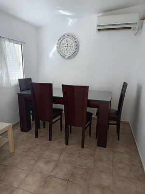 Dining set solid wood like new with 6 chairs and extendable table