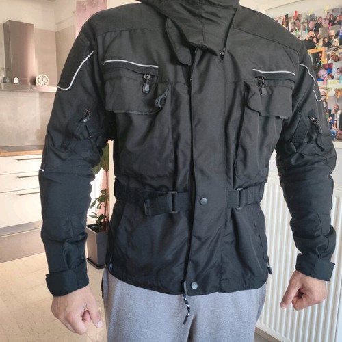 Motorcycle jacket like new, size L, double fastening, elbow, shoulder, back protection, handsfree, many pockets