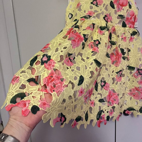 Girls' dress 5 years like new with lace guipure and bow multicolored