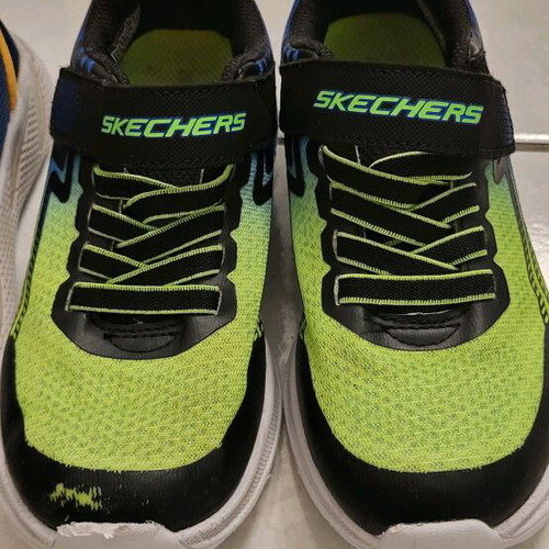 Geox and Skechers kids' athletic shoes used, size 30 multicolor