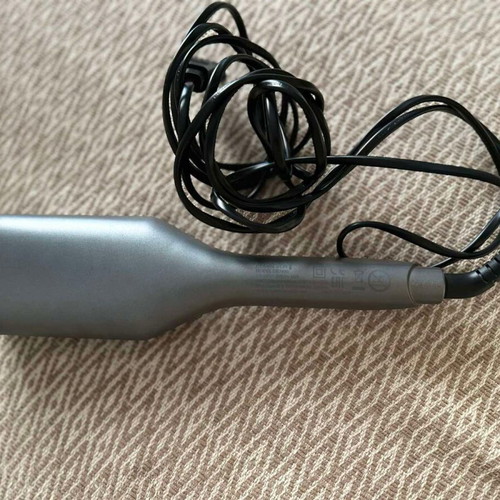 Remington Electric Brush Straight Brush Keratin Protect used for straightening