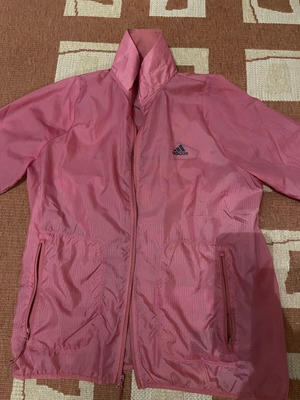 Αντιανεμικό μπουφάν Adidas γυναικείο σαν καινούργιο, μέγεθος M