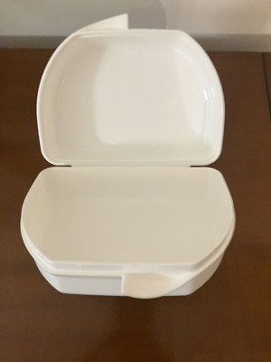 Hello Kitty snack box Tupperware