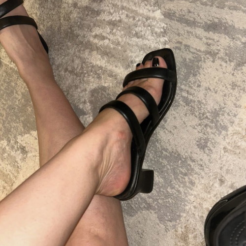 Black sandals with low heel and soft memory sole like new
