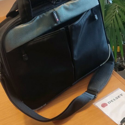Delsey laptop bag briefcase like new, black