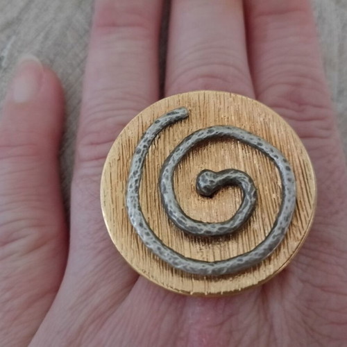 Statement two-tone adjustable ring like new, gold and silver