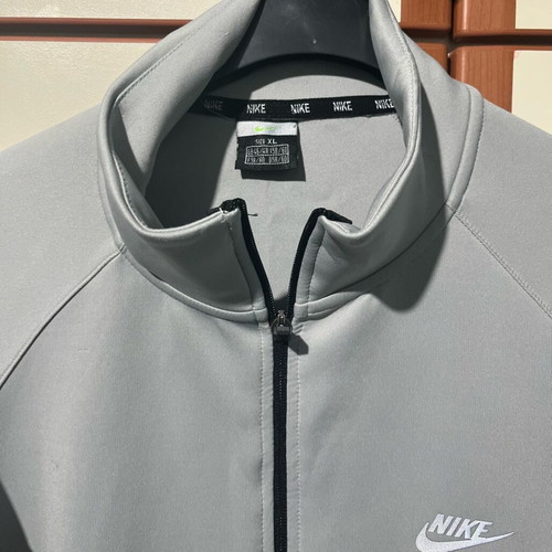 Nike sports jackets like new, gray and purple, size XL