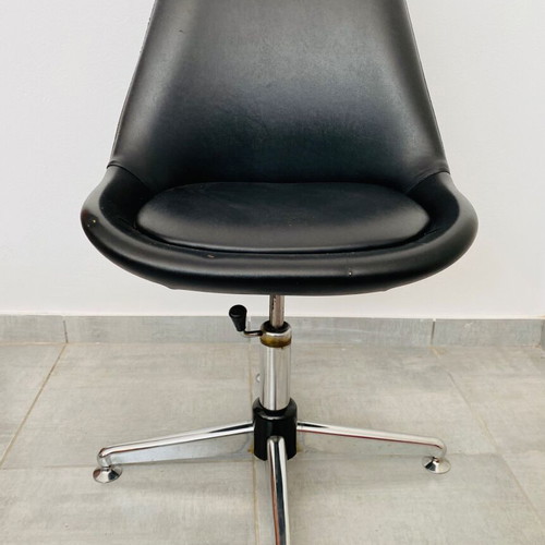 Vintage Metal Space Age Spinning Chair Mid Century Design Like New