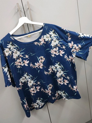 Short-sleeve blue floral plus size pajama like new Shein