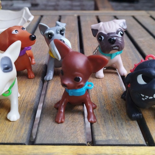 Dog figures used, pack of 5 pieces