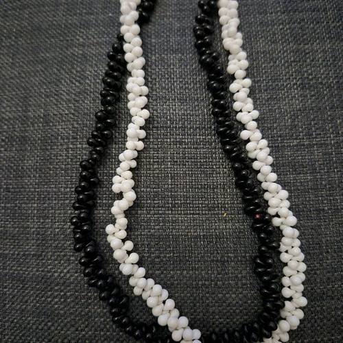 Necklace black white like new