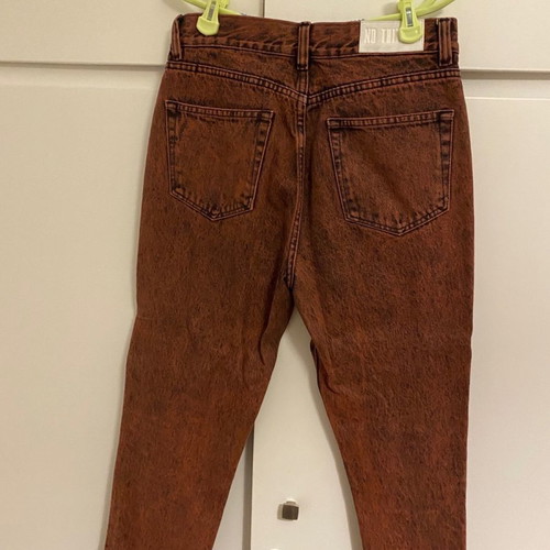 No Thinkin Jeans size 38 like new, burgundy