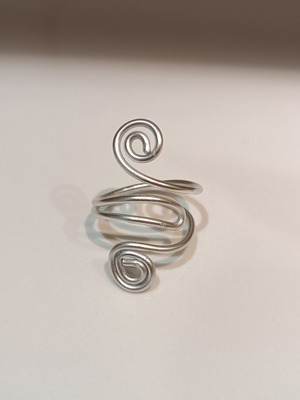 Handmade aluminum wire ring with adjustable size, silver color