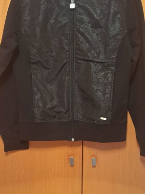 Adidas jacket black with paisley patterns like new, size M