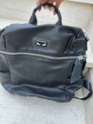 Backpack like new, black color