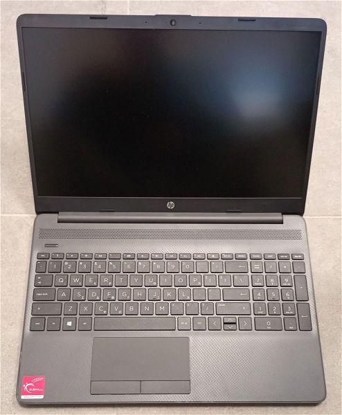  Laptop HP 255 G8.