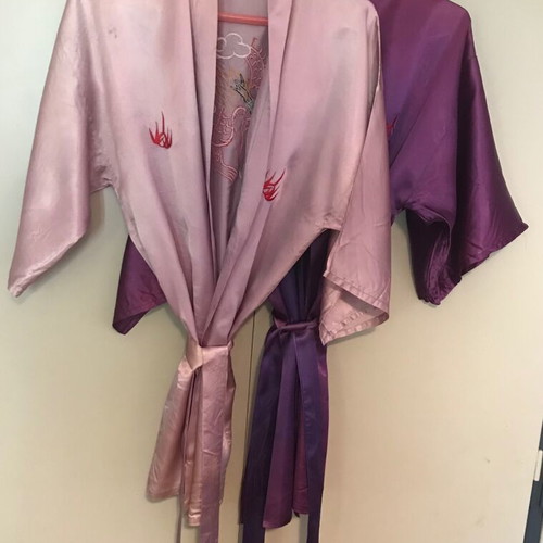 Satin kimono lilac and purple like new, one size unisex, set of 2