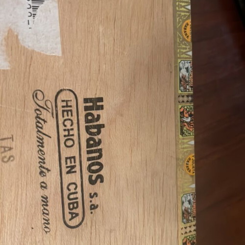 Romeo and Juliet cigar box used, empty with wooden leaf
