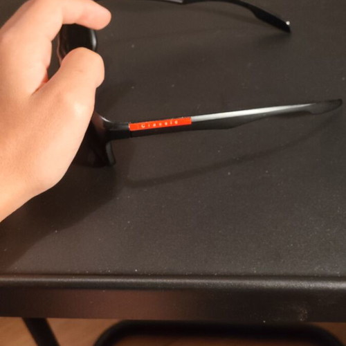 Classic black sunglasses like new