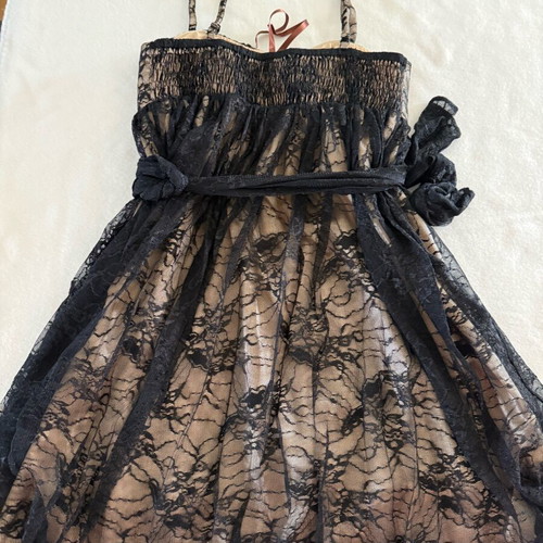 Zic Zac Mini Champagne dress with black lace size M like new