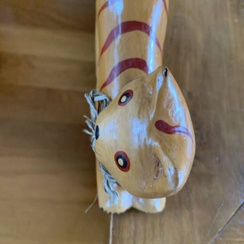 Decorative wooden cat figurine like new, corner sitting design
