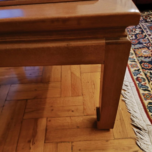 Coffee table like new, dimensions 63x63x45