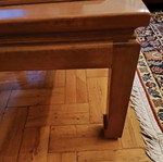Coffee table like new, dimensions 63x63x45