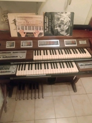 Musical instrument synthesizer piano harmonium like new