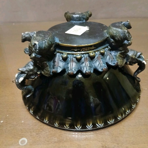 Indian vase reproduction with elephant shape like new, ceramic