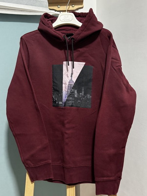 H&M sweater used, burgundy color, size S